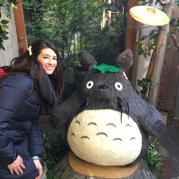 Meet your Posher, Ariana - Picture 3 of 3